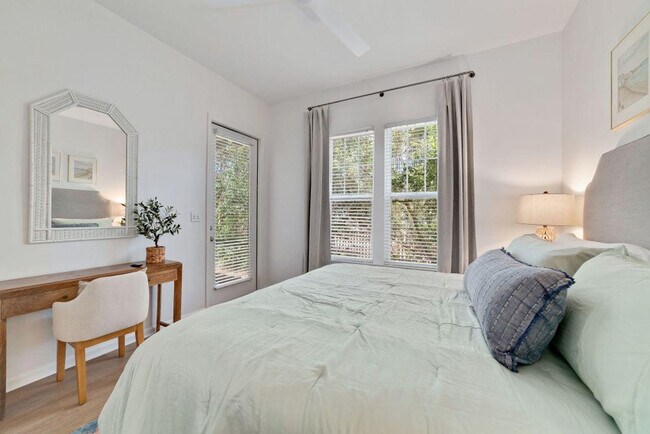 Building Photo - 9343 Marigot Promenade