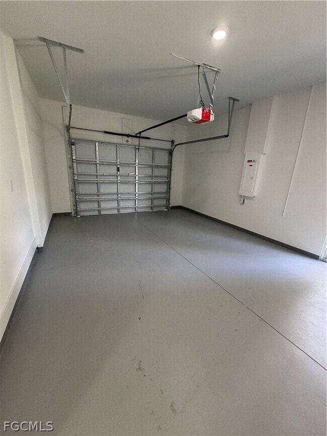 Building Photo - 721 Ivan Ave S