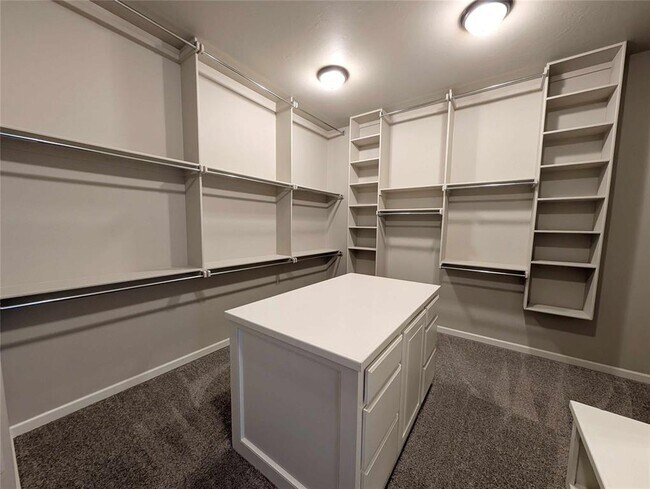 Building Photo - 17428 Locust Grove Ln