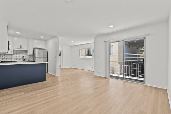 Building Photo - 15286 Sutton St