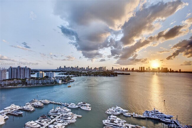 Building Photo - 1900 Sunset Harbour Dr