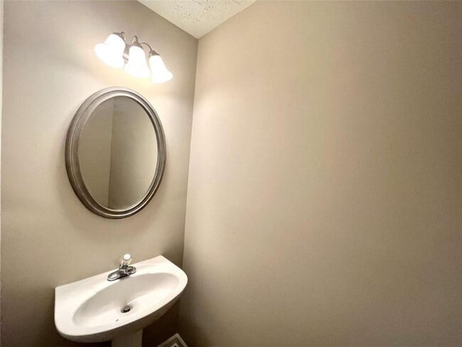 Building Photo - 1453 Little Creek Dr