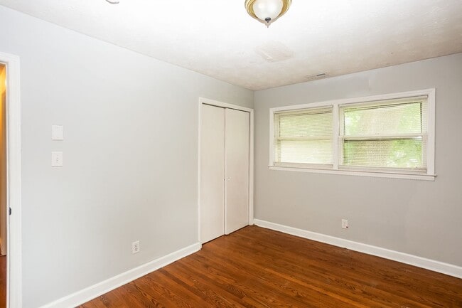 Building Photo - 4809 Thornwood Rd