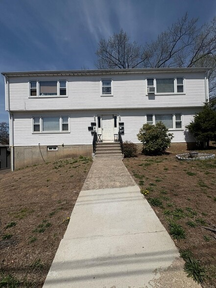 Building Photo - 220 Glen Haven Rd