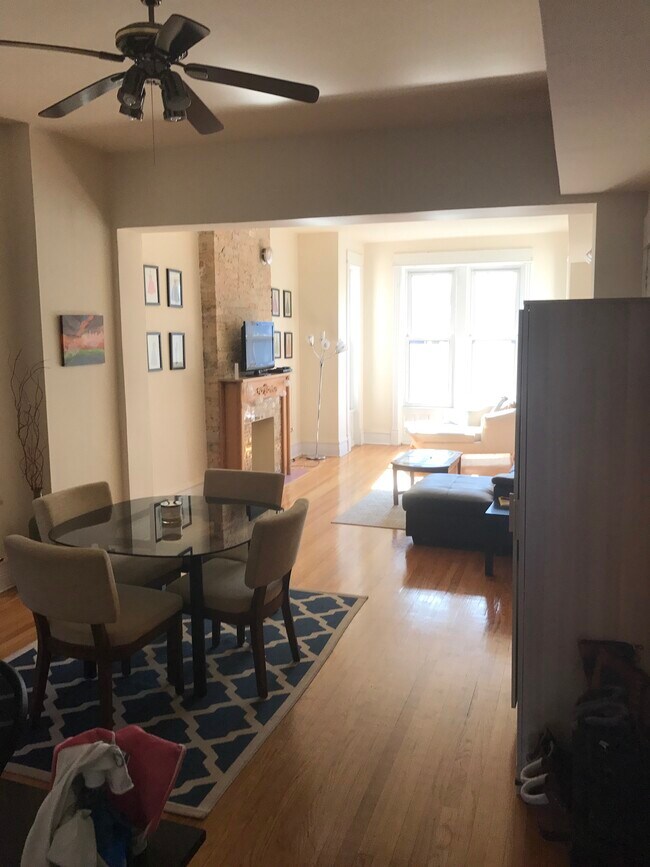 Building Photo - 1659 N Halsted St