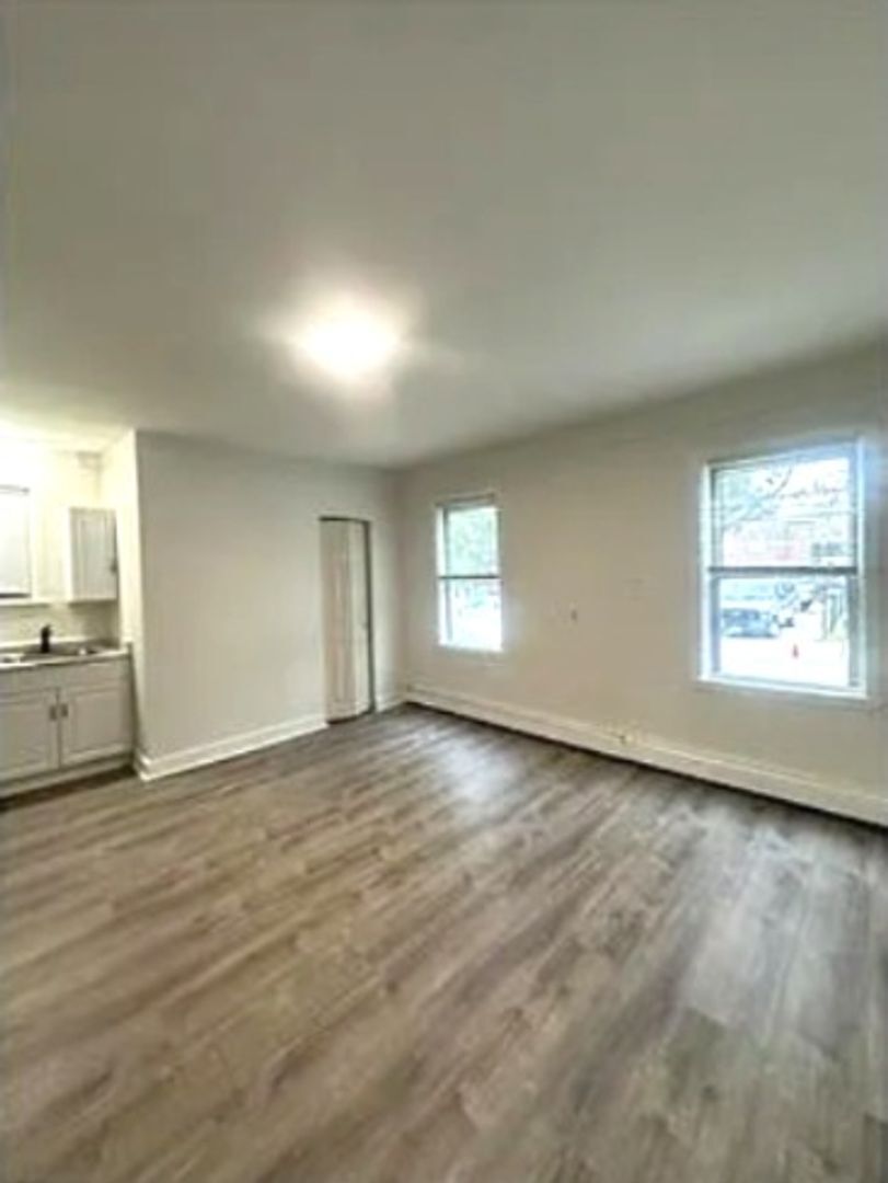 Building Photo - 91 Ives St