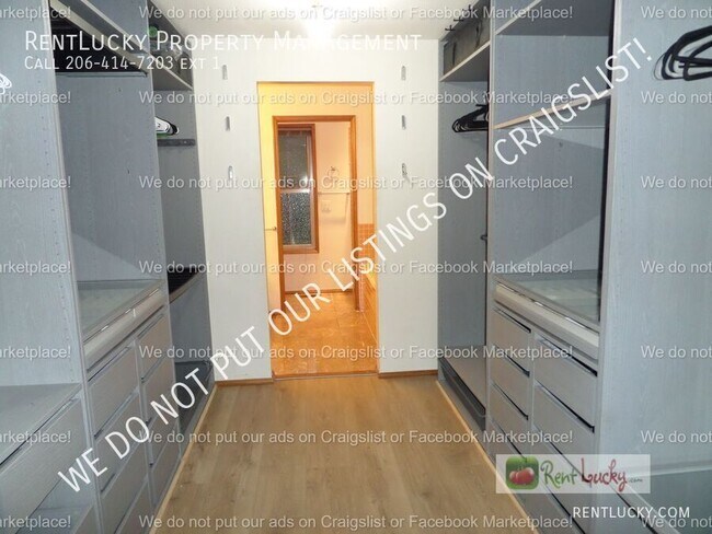 Building Photo - 29633 Marine View Dr SW