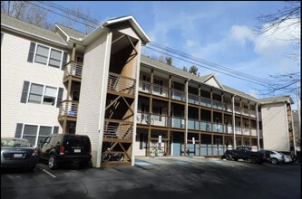 Building Photo - Highland Woods II - 3bd/3ba: Upscale Student-Living! Minutes To Downtown Boone and ASU!
