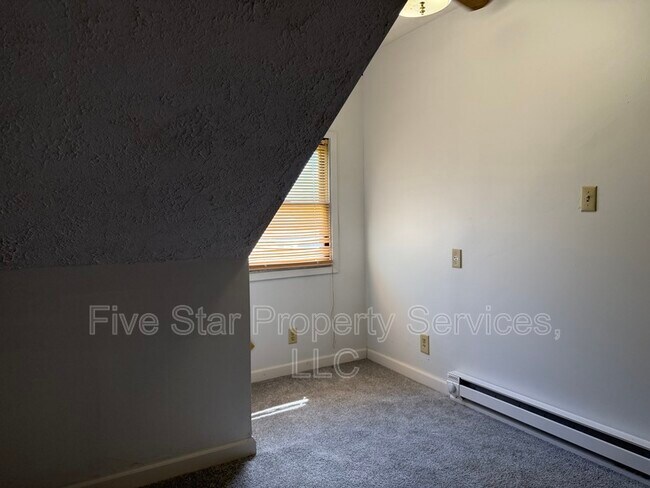 Building Photo - 229 W Allen St