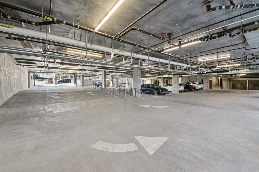 Building Photo - Somi