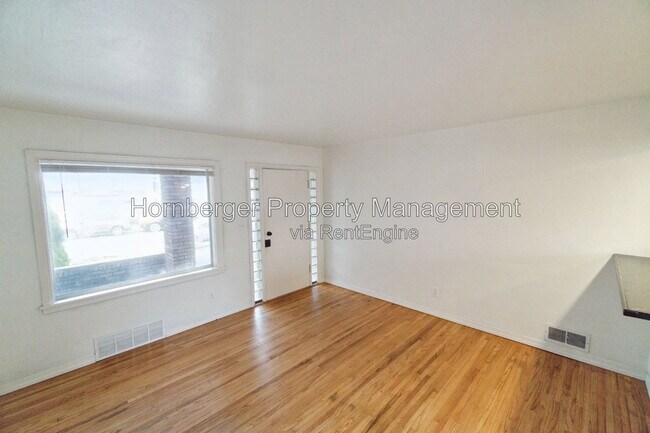 Building Photo - 11 E Rich Ave