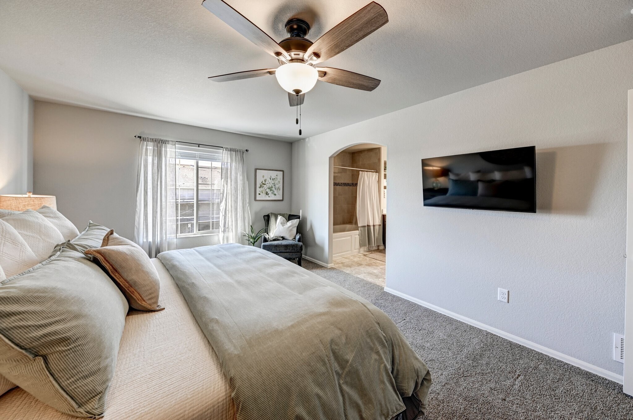 Building Photo - 7604 Sand Lake Heights