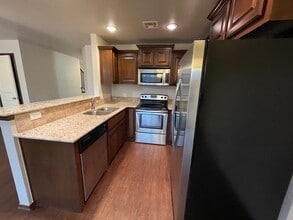 Building Photo - 6923 Mayberry Ln