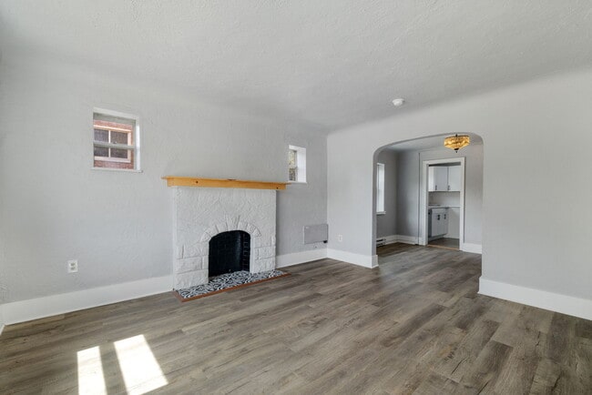 Building Photo - 270 Beverly Rd