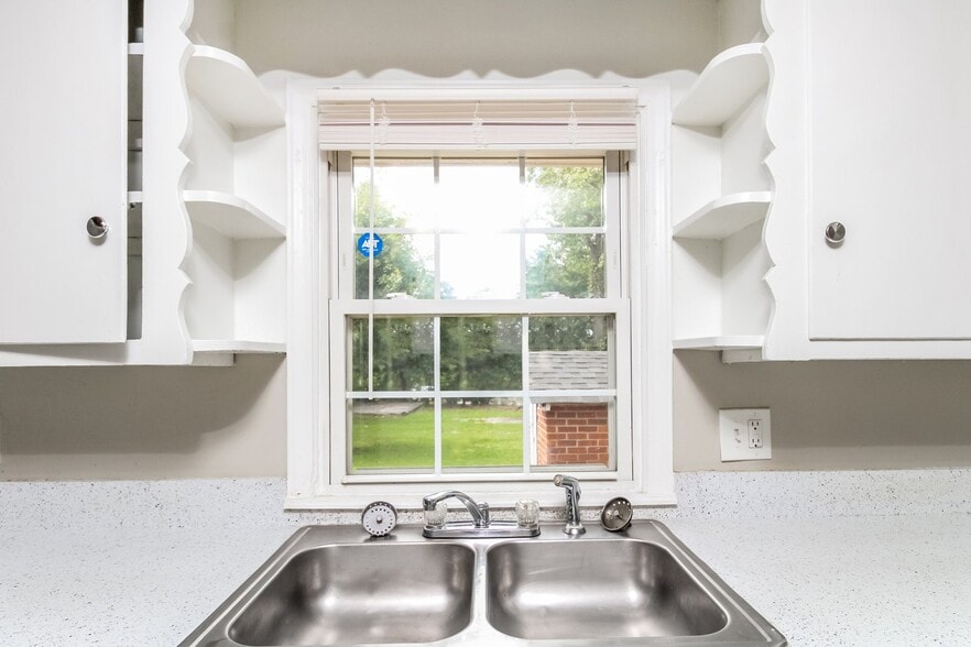 Building Photo - 1541 Beckham St