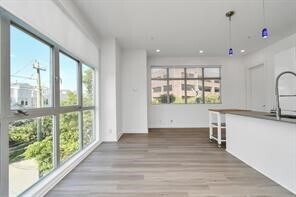 Building Photo - 207 Pierce St