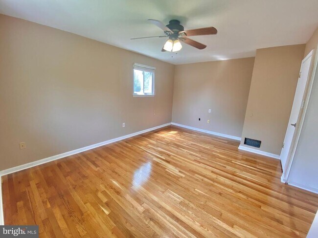 Building Photo - 8121 Edmonton Ct