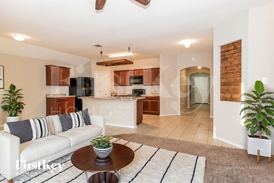 Building Photo - 513 Azalea Dr