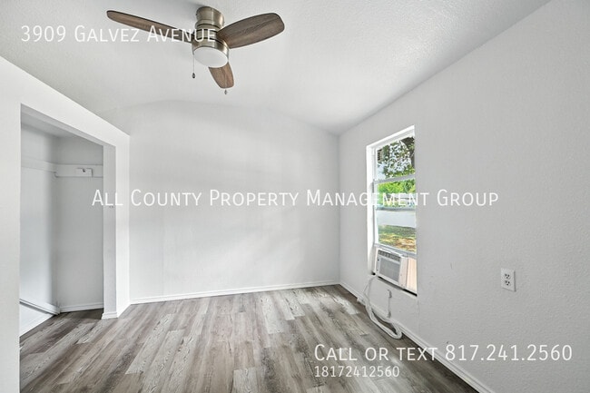 Building Photo - 3909 Galvez Ave