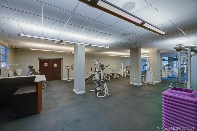 Building Photo - 3001 S Ocean Dr