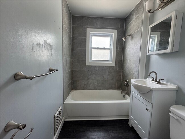 Building Photo - 61 Ackley Ave