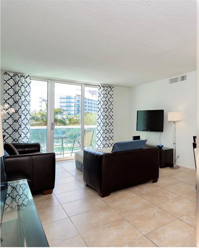 Building Photo - 3901 S Ocean Dr