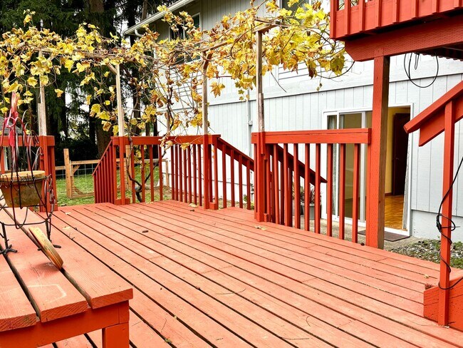 Building Photo - Charming 1-Bedroom 1 bath duplex in Gig Harbor