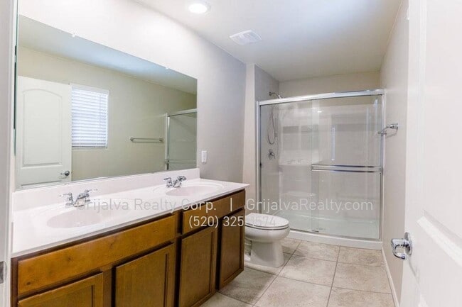 Building Photo - 8749 E Pebble Stone Ln