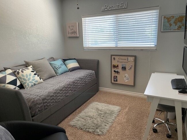 Building Photo - Poway: 4bd/2ba+ Attchd Gar - Single Level