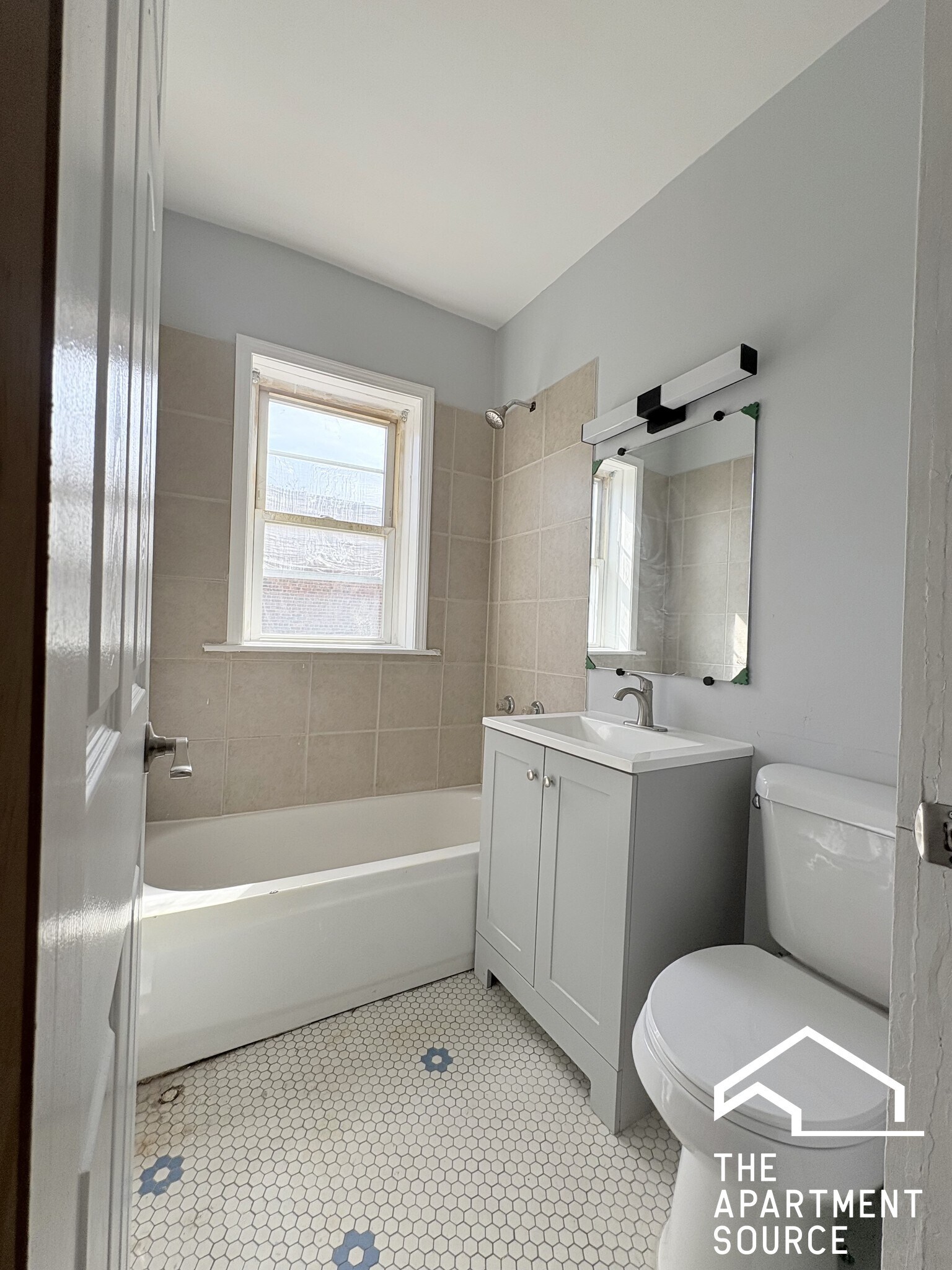 Building Photo - 6226 S Western Ave