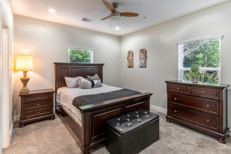 Building Photo - 144 W 5th St