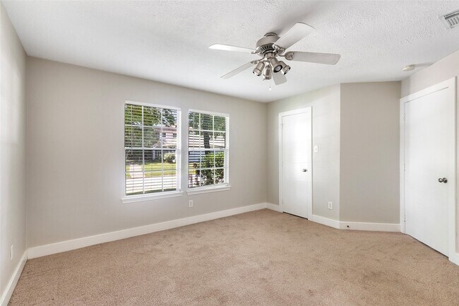 Building Photo - 18906 Atasca Oaks Dr