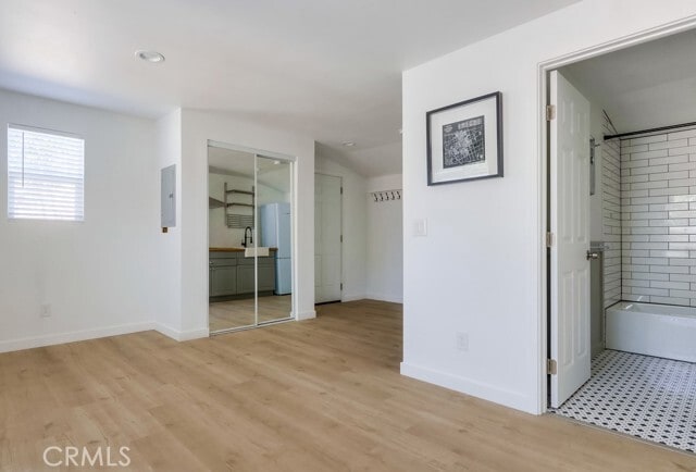 Building Photo - 554 S Lemon St