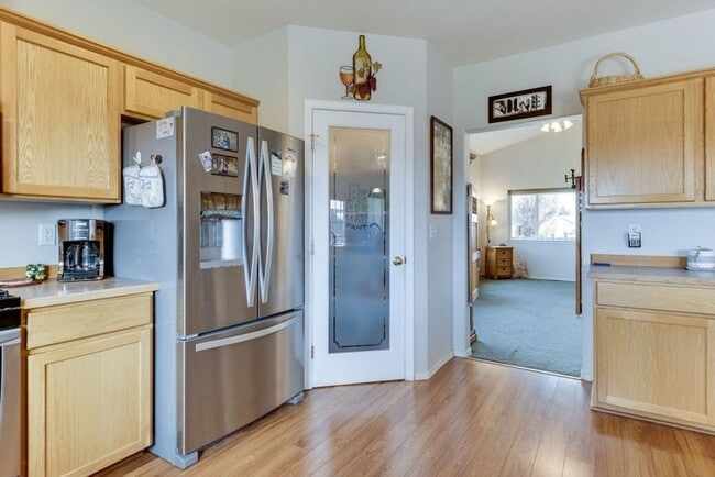 Building Photo - Gorgeous home at end of cul-de-sac with RV parking and views