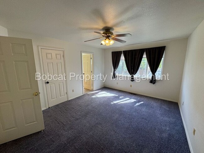 Building Photo - 4123 Sweetwater Dr