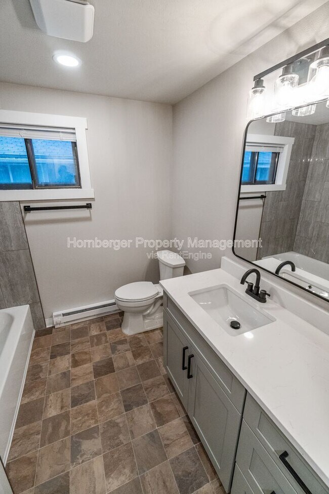 Building Photo - 508 E Rich Ave