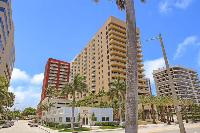Primary Photo - 1551 N Flagler Dr