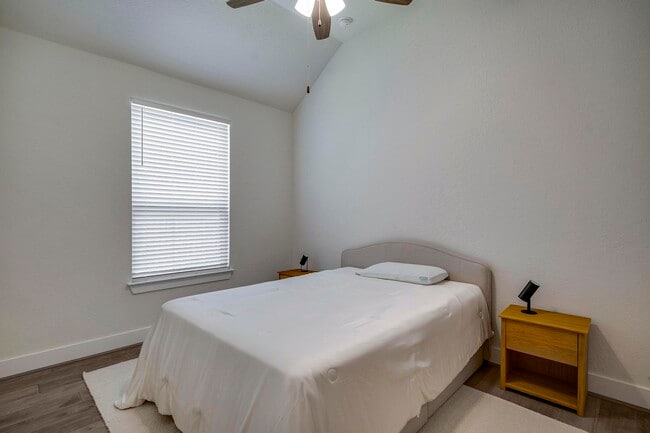 Building Photo - 7038 Cantera Manor Blvd