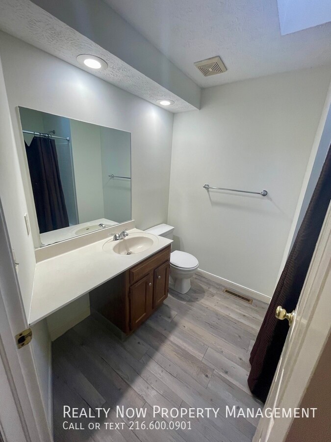 Building Photo - 32467 S Roundhead Dr