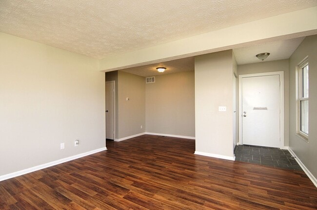 Building Photo - 1095 Parkridge Ct