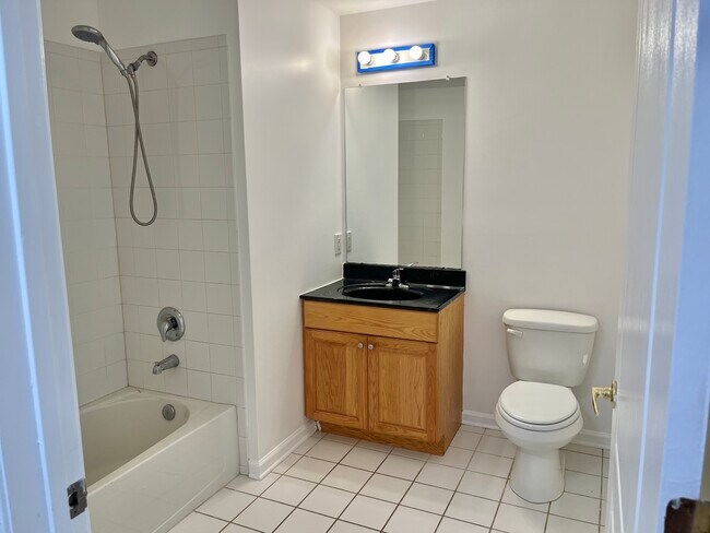 Building Photo - 733 Cedar Ct