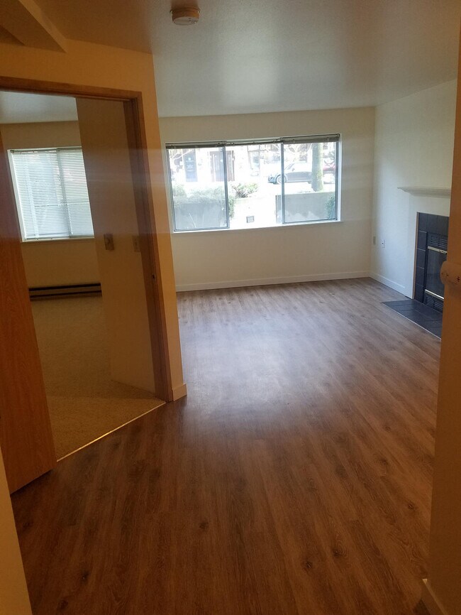 Building Photo - Watermarke Apartments - 1 bedroom