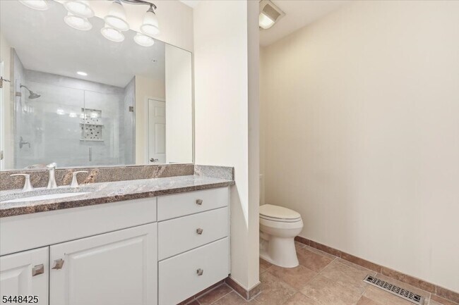 Building Photo - 604 Knollwood Ct