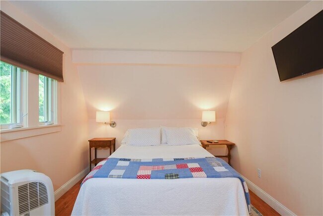 Building Photo - 2 Red Cross Terrace