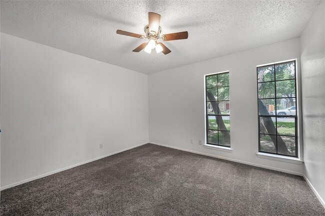 Building Photo - 4209 Harcourt Dr