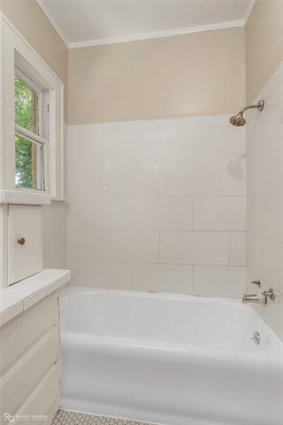 Building Photo - 561 Forest