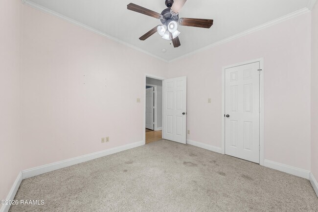 Building Photo - 128 Bottle Brush Ln