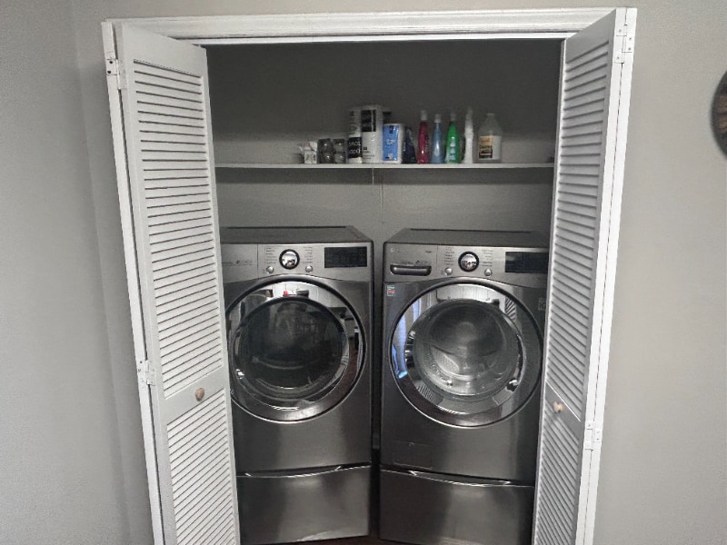 Building Photo - 318 Moir St