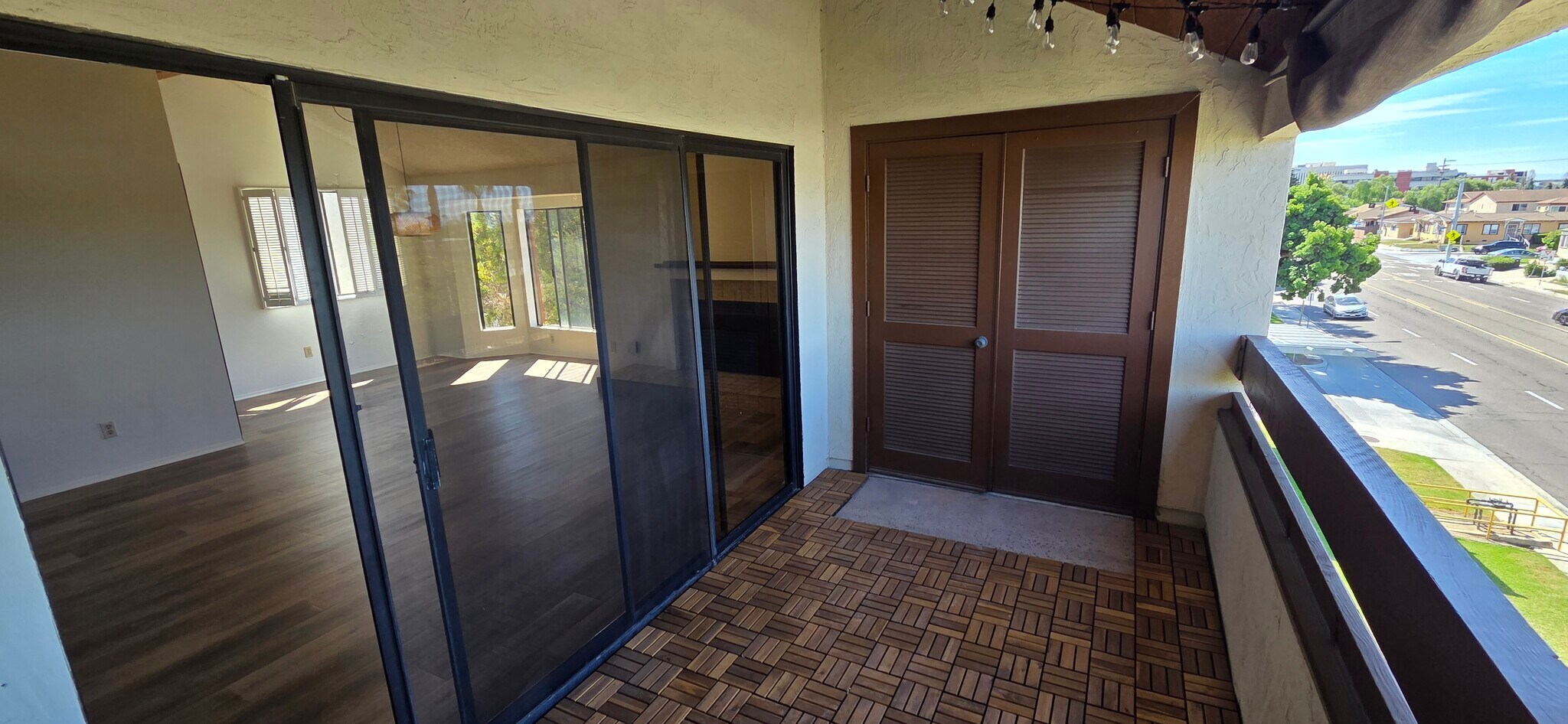 Building Photo - 376 Center St