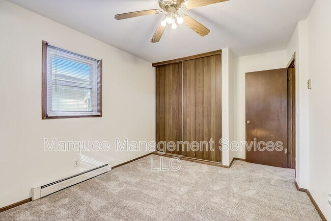 Building Photo - South Bird Street - 416